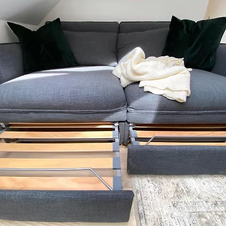 Apartment Stilvolle Dachgeschosswohnungen Mit Balkon In Innenstadt Naehe *