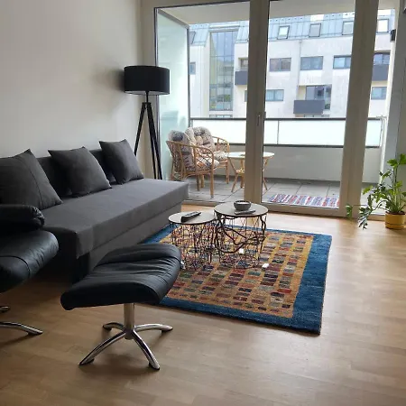 Apartment 9 Stops Away From City-centre
