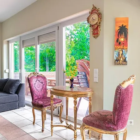 Cozy In Amazing House Apartamento Viena