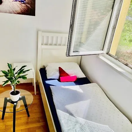 Karlsrooms Homestay *