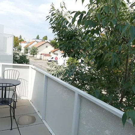 Cosy Modern With A/c And Balcony Apartment Vienna