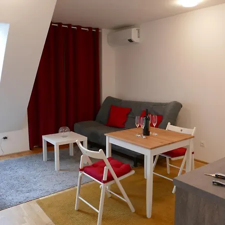 Cosy Modern With A/c And Balcony Vienna