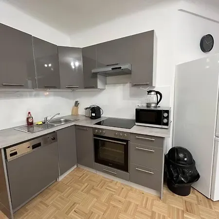 *luxurious And Spacious Family Apartment* Apartment *