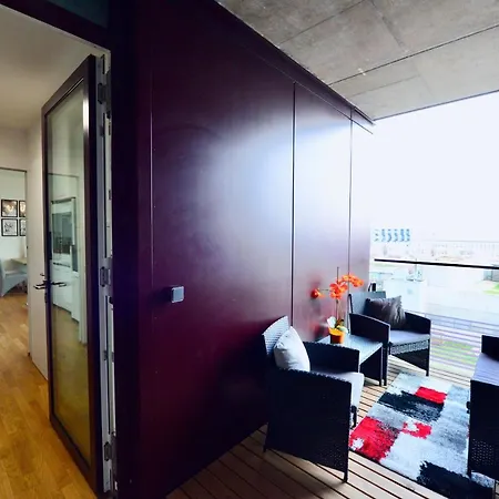Skyscraper-feeling With Parking Nearby