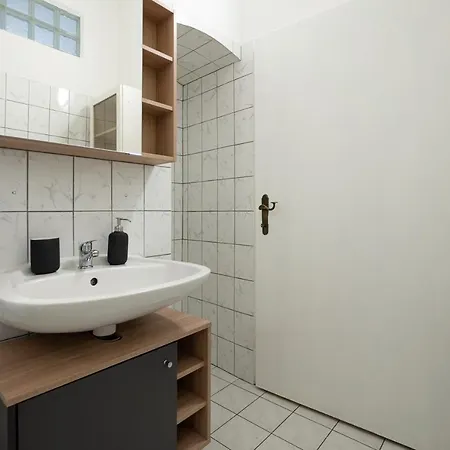 Lovely 1-bedroom Next To Praterstern Viena