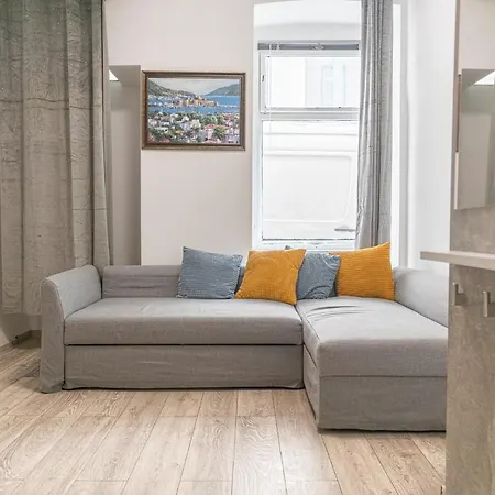 3 Standard Near Hauptbahnhof Apartment *