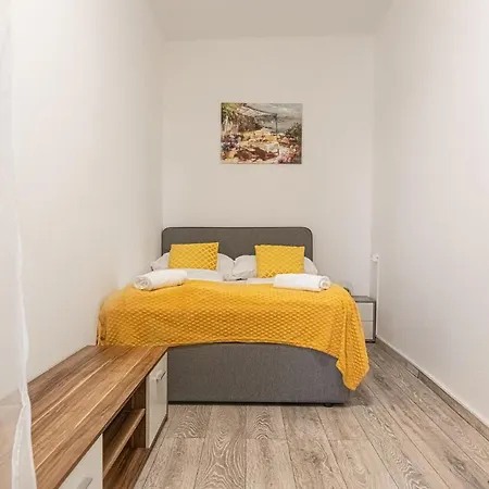 3 Standard Near Hauptbahnhof Apartment
