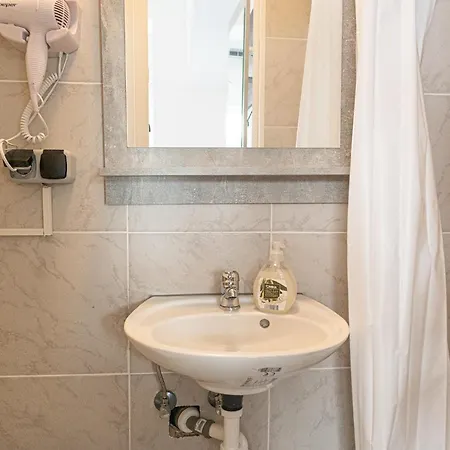 3 Standard Near Hauptbahnhof Apartment *