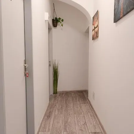 3 Standard Near Hauptbahnhof *