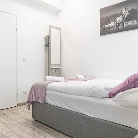 3 Standard Near Hauptbahnhof