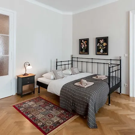 Elegant Apartment Vienna