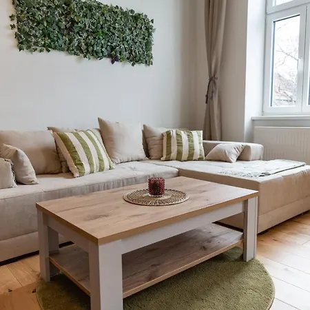 Apartmán Cozy, Generous - 10 Min To City-centre - Contactless 24h Check-in *