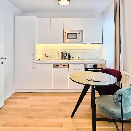 Myfavorit - Spacious Next To Puplic Transport U1 Direct Connection To Citycenter Viena