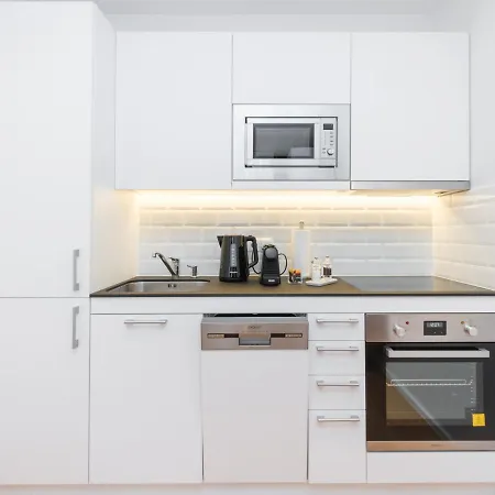 Myfavorit - Spacious Next To Puplic Transport U1 Direct Connection To Citycenter Apartament