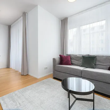 Myfavorit - Spacious Next To Puplic Transport U1 Direct Connection To Citycenter *