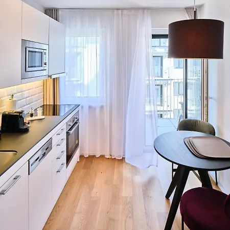 Myfavorit - Spacious Next To Puplic Transport U1 Direct Connection To Citycenter *
