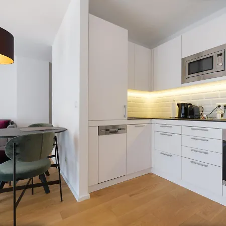 Myfavorit - Spacious Next To Puplic Transport U1 Direct Connection To Citycenter Apartament *