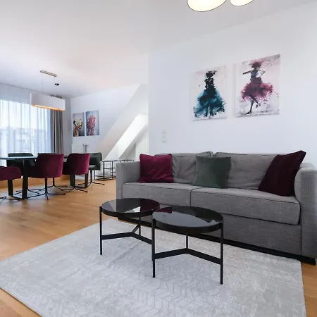 Myfavorit - Spacious Next To Puplic Transport U1 Direct Connection To Citycenter