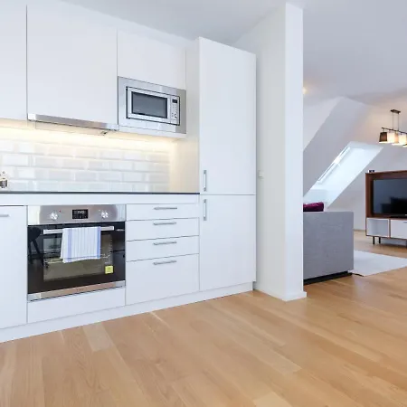 Myfavorit - Spacious Next To Puplic Transport U1 Direct Connection To Citycenter Apartament
