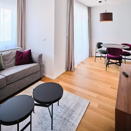 Myfavorit - Spacious Next To Puplic Transport U1 Direct Connection To Citycenter Apartament