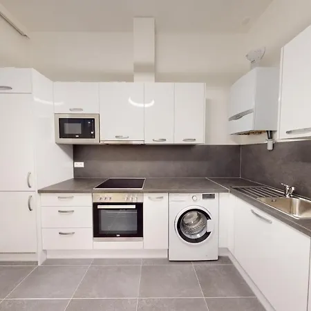 Alon Homes - Premium Center