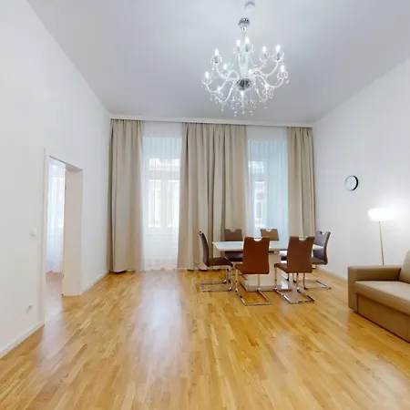 Alon Homes - Premium Center Lejlighed