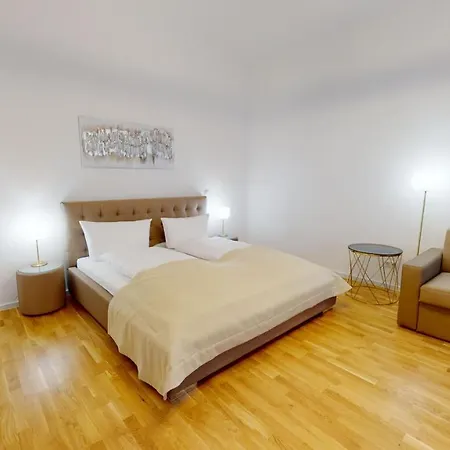 Alon Homes - Premium Center Lejlighed *