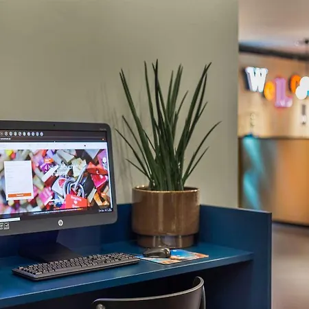 Hotel Azimut 4*
