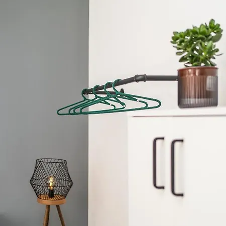 Myflat - Bright Near Station Apartment Wien
