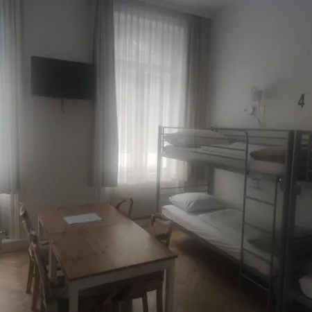 Hostal Ch-hostel Viena