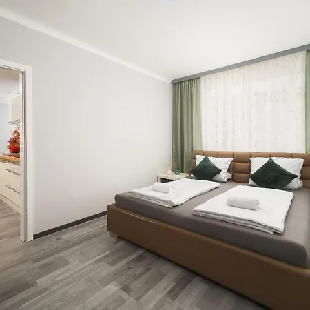 Apartment Rare Hidden 1bd Gem On Shopping Street Near Schoenbrunn W Lift Access