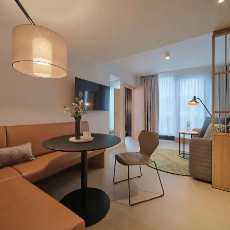 Hotel Adina Belvedere 4*