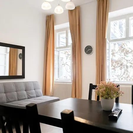 2 Pleasant Flats - Perfect For Long * Vienna