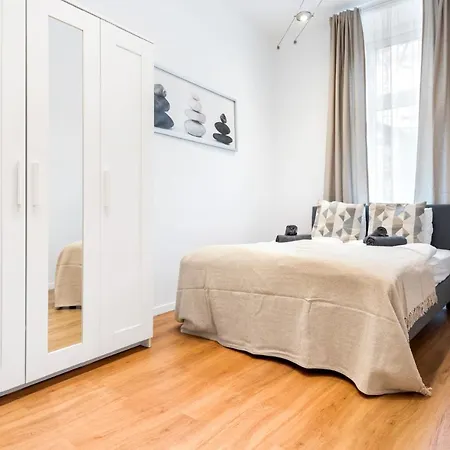 אכסניה Nice Central City Room וינה