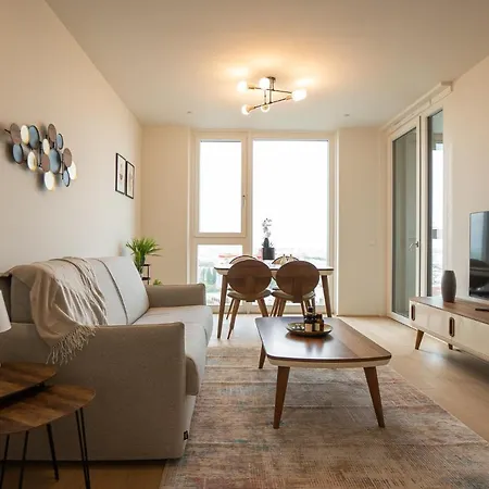 Apartment Posh On 22nd Floor + Loggia, Pool, Gym, Sauna Vienna