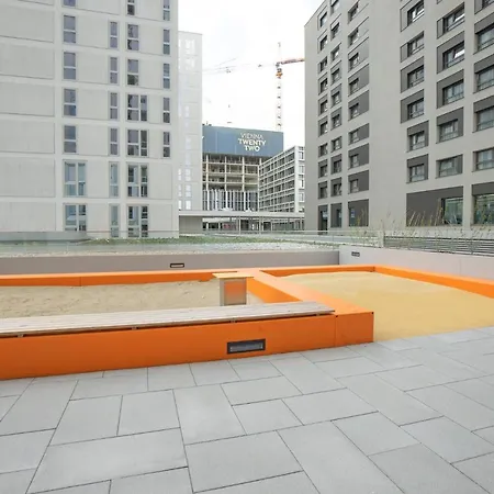 Posh On 22nd Floor + Loggia, Pool, Gym, Sauna Apartment *