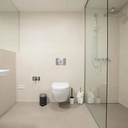 Posh On 22nd Floor + Loggia, Pool, Gym, Sauna