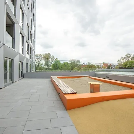 Posh On 22nd Floor + Loggia, Pool, Gym, Sauna