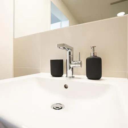 Apartment Posh On 22nd Floor + Loggia, Pool, Gym, Sauna *