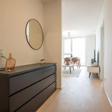 Posh On 22nd Floor + Loggia, Pool, Gym, Sauna Apartment
