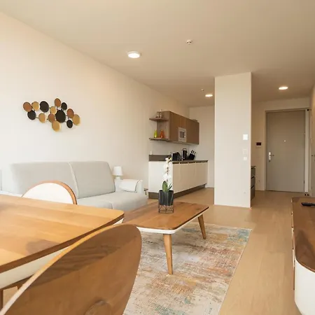 Apartment Posh On 22nd Floor + Loggia, Pool, Gym, Sauna *