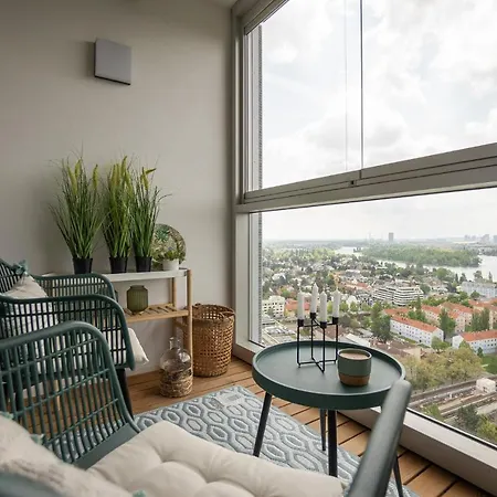 Apartment Posh On 22nd Floor + Loggia, Pool, Gym, Sauna Vienna