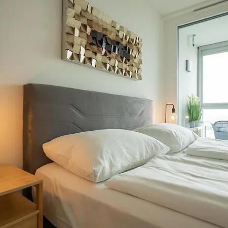 Posh On 22nd Floor + Loggia, Pool, Gym, Sauna