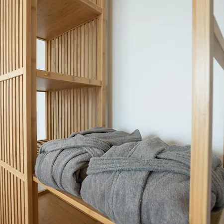 Posh On 22nd Floor + Loggia, Pool, Gym, Sauna Apartment *