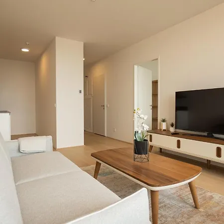 Apartment Posh On 22nd Floor + Loggia, Pool, Gym, Sauna