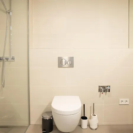 Apartment Posh On 22nd Floor + Loggia, Pool, Gym, Sauna