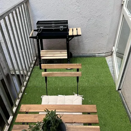 Cozy Market-square Retreat Located In The Heart Of The 10th District *