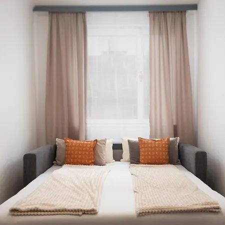 Apartment Brand-new On Shopping Street In Schoenbrunn With Lift Access