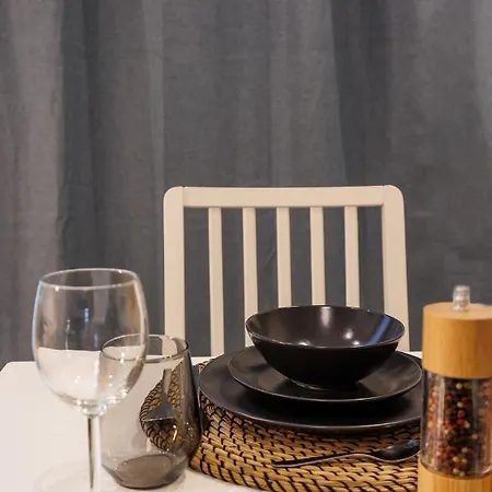 Cozy Market-square Retreat Located In The Heart Of The 10th District