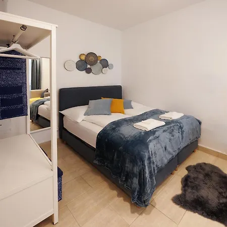 Cozy Market-square Retreat Located In The Heart Of The 10th District